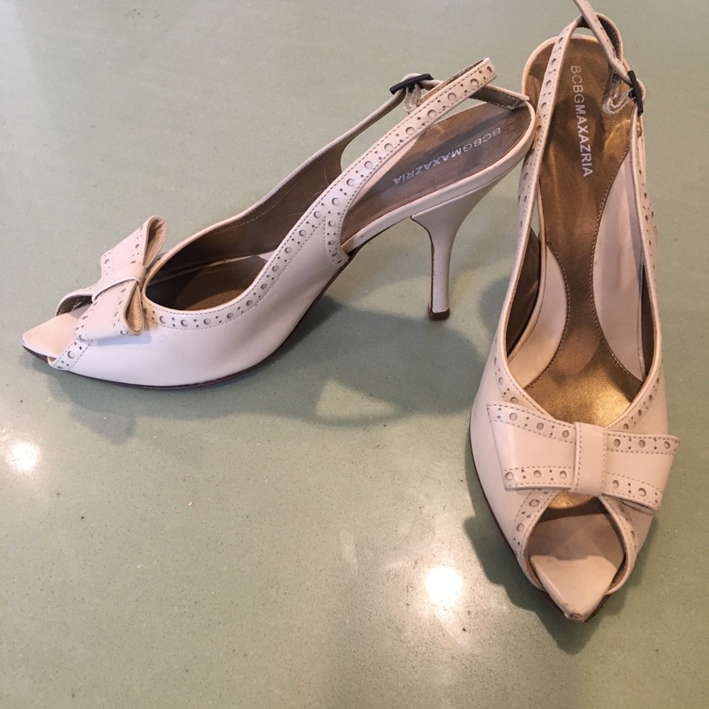 BCBG Max Azeria cream sling back pump. Size 7.5.
